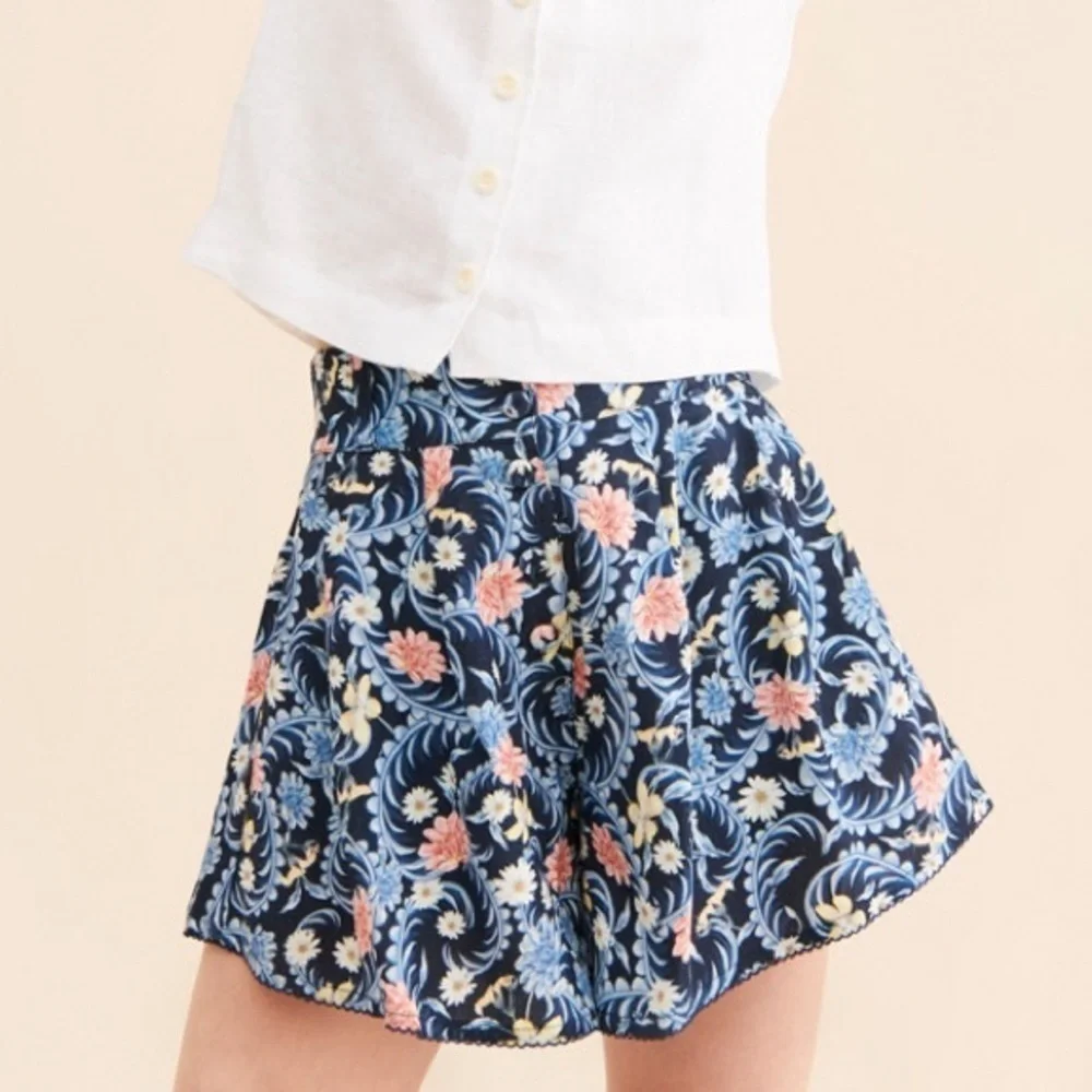 Agua Bendita Nalia Linen Floral Shorts (107)